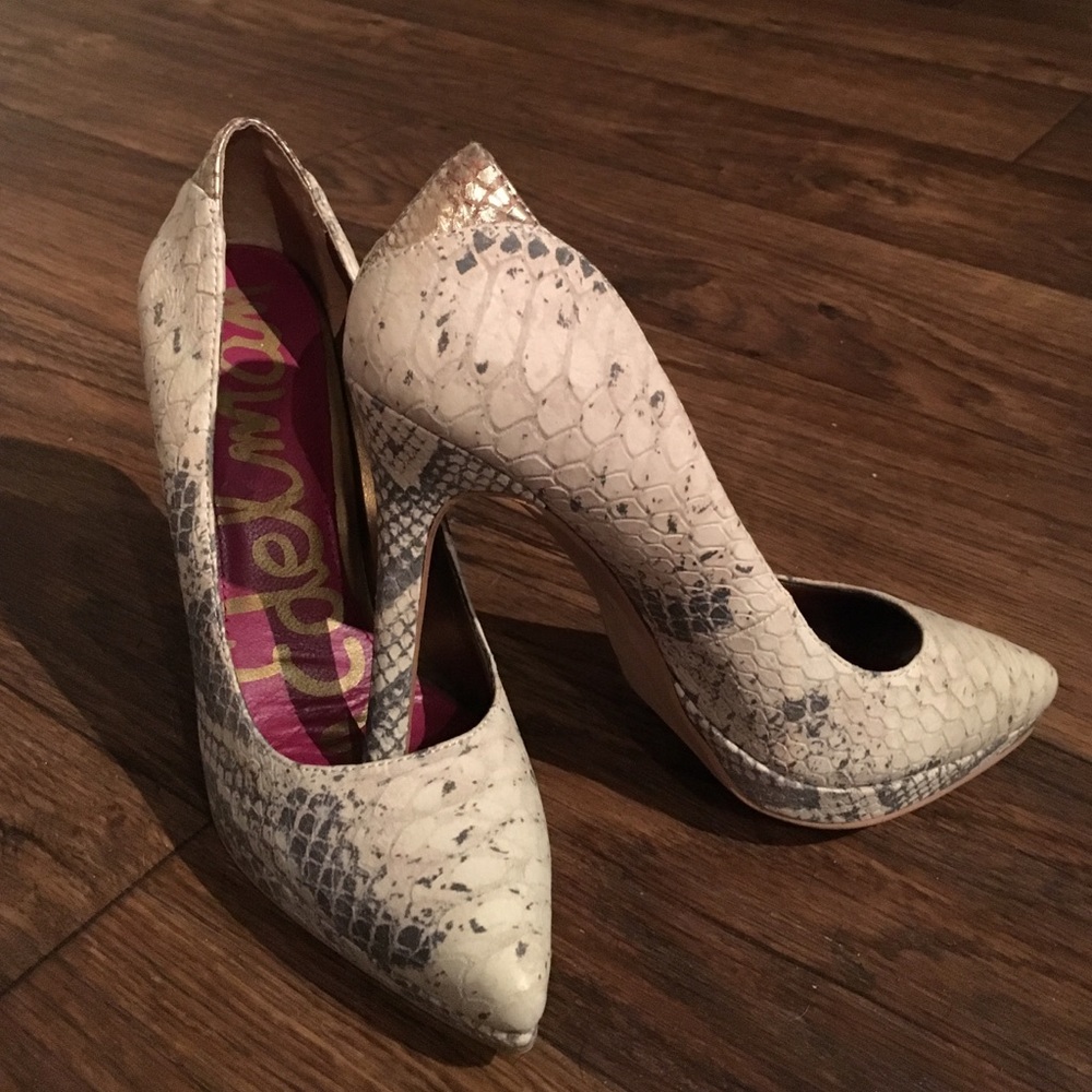 Sam Edelman snake print pump